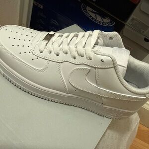 Nike Women’s Air Force 1 Low 07’